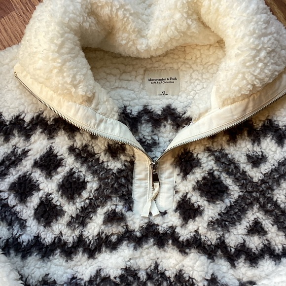 Abercrombie & Fitch White and Black Sherpa Jacket - Picture 3 of 4